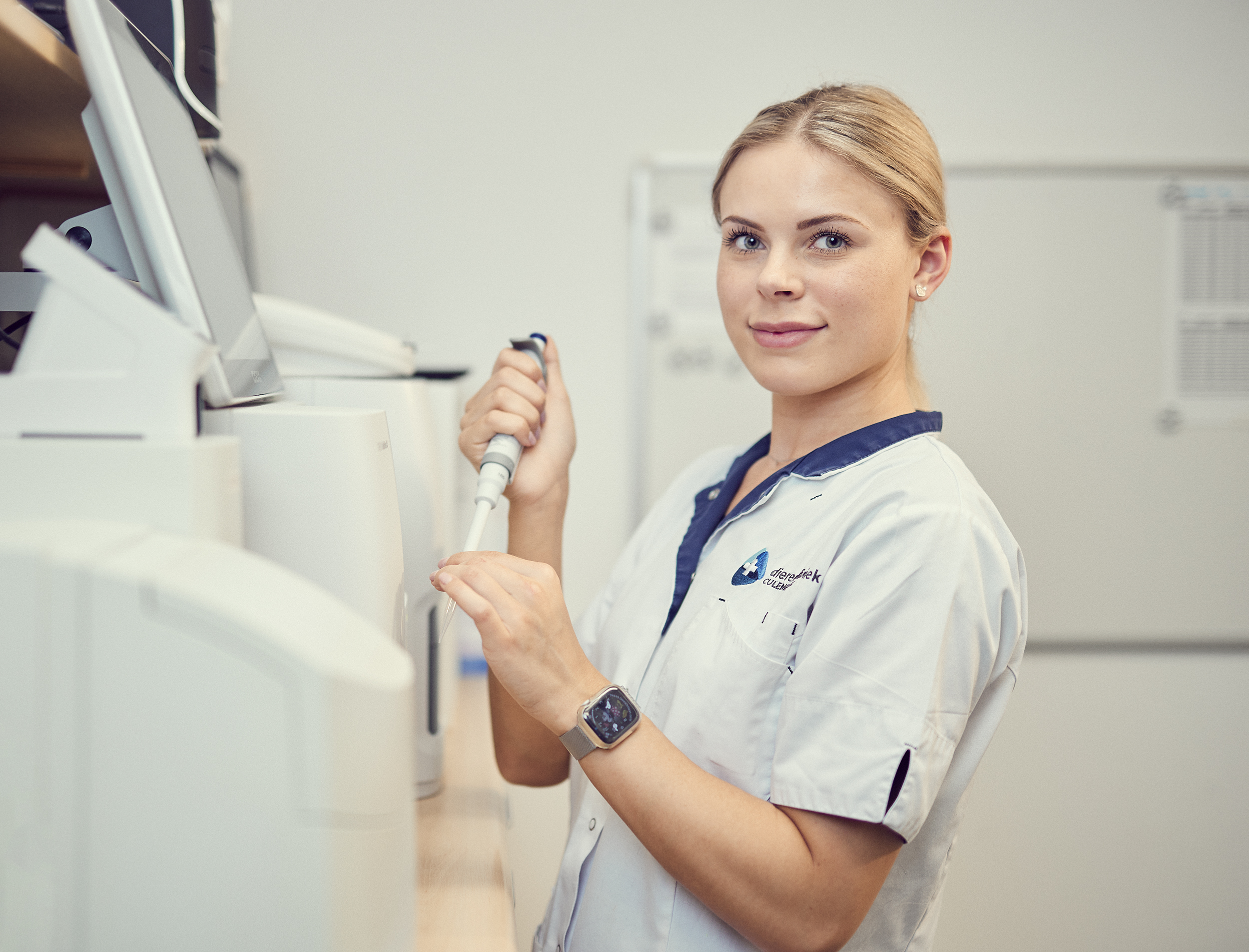 Eva de Roode - laboratorium - bloedonderzoek